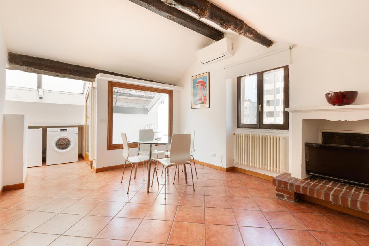 Corso Como Balcony Apartment Milan Exterior photo